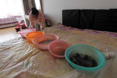 陕西楼上漏水，住户失联，小区没物管，业主维权难！律师来支招……